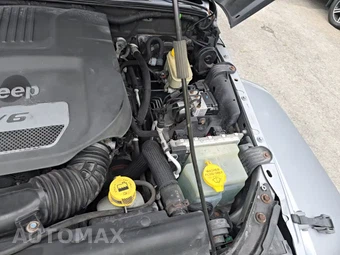 2014 Jeep Wrangler Sahara - miniatura 28