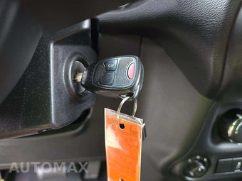 2014 Jeep Wrangler Sahara - miniatura 5