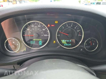 2014 Jeep Wrangler Sahara - miniatura 6