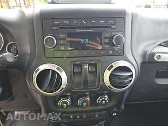2014 Jeep Wrangler Sahara - miniatura 7