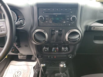 2014 Jeep Wrangler Sport - miniatura 11