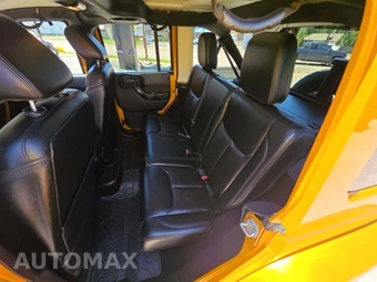 2014 Jeep Wrangler Unlimited Altitude Edition - miniatura 13