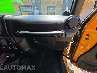 2014 Jeep Wrangler Unlimited Altitude Edition - miniatura 19