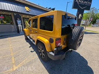 2014 Jeep Wrangler Unlimited Altitude Edition - miniatura 2