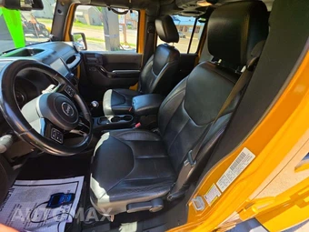 2014 Jeep Wrangler Unlimited Altitude Edition - miniatura 6