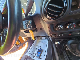 2014 Jeep Wrangler Unlimited Altitude Edition - miniatura 8