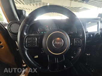 2014 Jeep Wrangler Unlimited Altitude Edition - miniatura 10