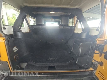 2014 Jeep Wrangler Unlimited Altitude Edition - miniatura 16