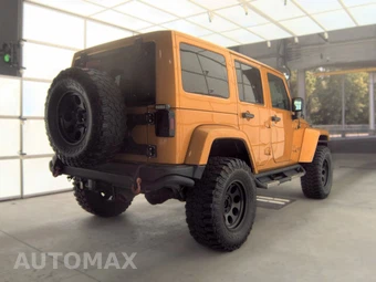 2014 Jeep Wrangler Unlimited Altitude Edition - miniatura 4
