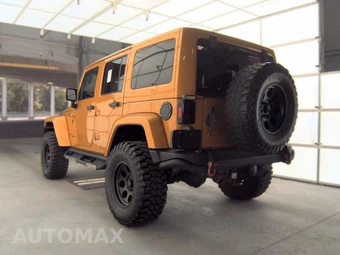 2014 Jeep Wrangler Unlimited Altitude Edition - miniatura 6