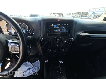 2014 Jeep Wrangler Unlimited Altitude Edition - miniatura 11