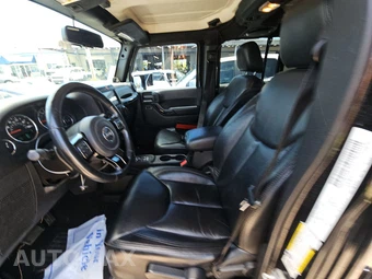 2014 Jeep Wrangler Unlimited Altitude Edition - miniatura 7