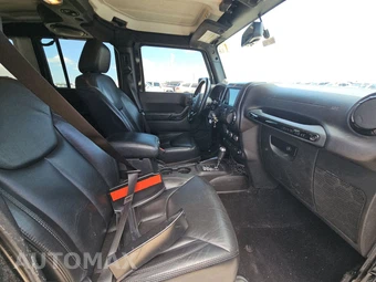 2014 Jeep Wrangler Unlimited Altitude Edition - miniatura 8