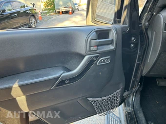2014 Jeep Wrangler Unlimited Altitude Edition - miniatura 20