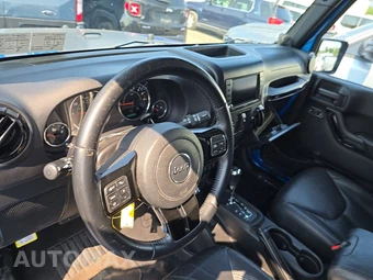 2014 Jeep Wrangler Unlimited Altitude Edition - miniatura 11