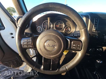 2014 Jeep Wrangler Unlimited Altitude Edition - miniatura 10