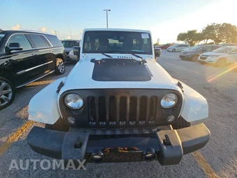 2014 Jeep Wrangler Unlimited Altitude Edition - miniatura 2