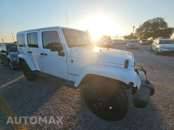 2014 Jeep Wrangler Unlimited Altitude Edition - miniatura 3