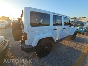 2014 Jeep Wrangler Unlimited Altitude Edition - miniatura 4