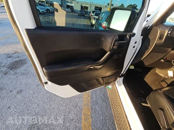 2014 Jeep Wrangler Unlimited Altitude Edition - miniatura 9