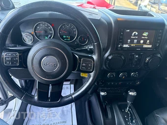 2014 Jeep Wrangler Unlimited Altitude Edition - miniatura 11
