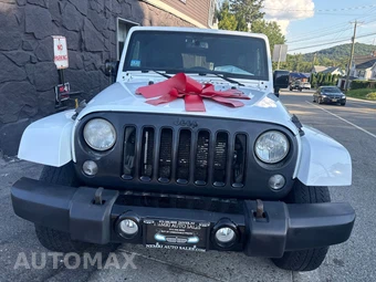 2014 Jeep Wrangler Unlimited Altitude Edition - miniatura 2