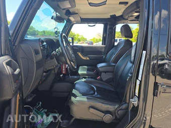 2014 Jeep Wrangler Unlimited Dragon Edition - miniatura 3