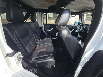 2014 Jeep Wrangler Unlimited Polar Edition - miniatura 13