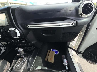2014 Jeep Wrangler Unlimited Polar Edition - miniatura 16