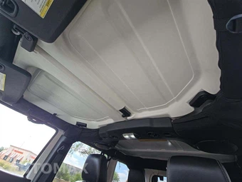2014 Jeep Wrangler Unlimited Polar Edition - miniatura 8