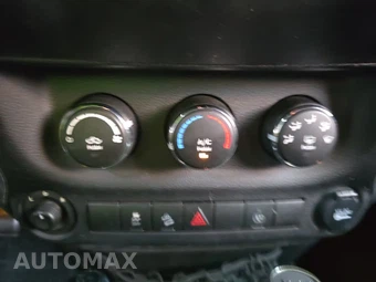 2014 Jeep Wrangler Unlimited Rubicon - miniatura 28