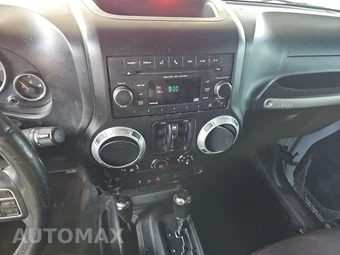 2014 Jeep Wrangler Unlimited Rubicon – miniatura 11