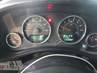 2014 Jeep Wrangler Unlimited Rubicon – miniatura 12