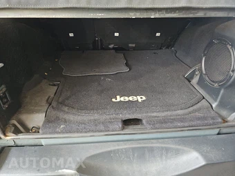 2014 Jeep Wrangler Unlimited Rubicon – miniatura 16