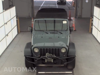 2014 Jeep Wrangler Unlimited Rubicon – miniatura 2