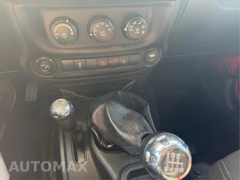 2014 Jeep Wrangler Unlimited Rubicon - miniatura 18