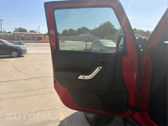 2014 Jeep Wrangler Unlimited Rubicon - miniatura 27