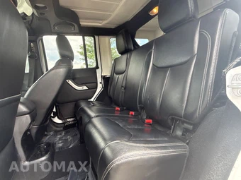 2014 Jeep Wrangler Unlimited Sahara - miniatura 13