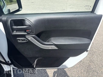 2014 Jeep Wrangler Unlimited Sahara - miniatura 18