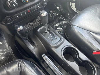 2014 Jeep Wrangler Unlimited Sahara - miniatura 28