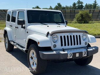 2014 Jeep Wrangler Unlimited Sahara - miniatura 7