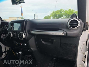2014 Jeep Wrangler Unlimited Sahara - miniatura 16