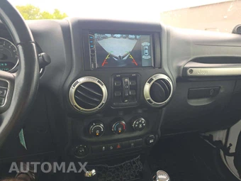 2014 Jeep Wrangler Unlimited Sahara - miniatura 7