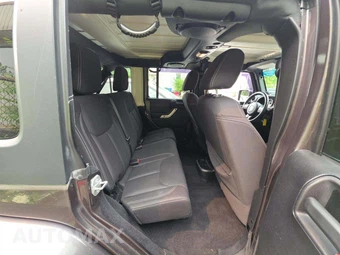 2014 Jeep Wrangler Unlimited Sahara - miniatura 16