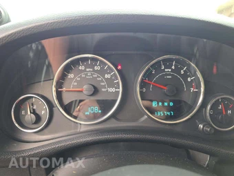 2014 Jeep Wrangler Unlimited Sahara - miniatura 9