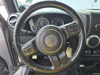 2014 Jeep Wrangler Unlimited Sahara - miniatura 10