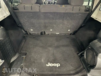 2014 Jeep Wrangler Unlimited Sahara - miniatura 10