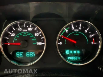 2014 Jeep Wrangler Unlimited Sahara - miniatura 16