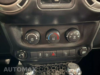 2014 Jeep Wrangler Unlimited Sahara - miniatura 18