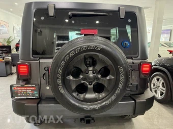 2014 Jeep Wrangler Unlimited Sahara - miniatura 3